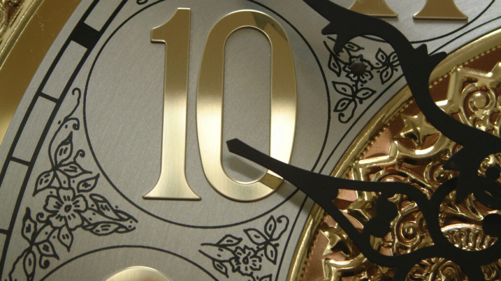 istock_pjjones_ten_clock