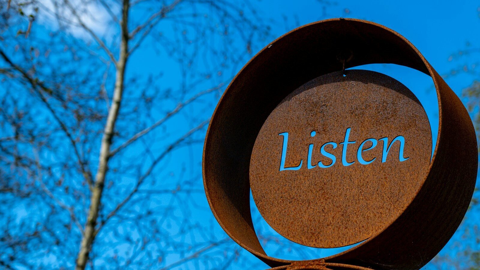 brown and white wooden round frame